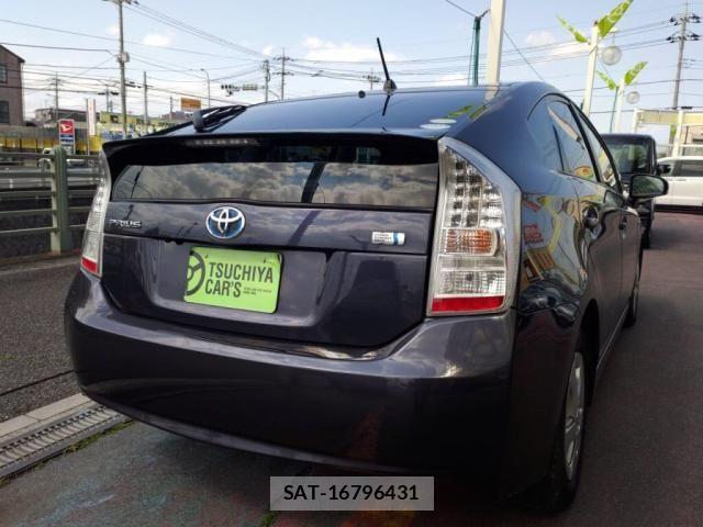 Toyota PRIUS 2011-11 7060285-1