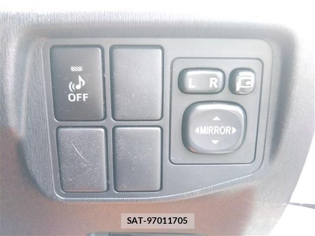 Toyota PRIUS 2012-08 7060289-9