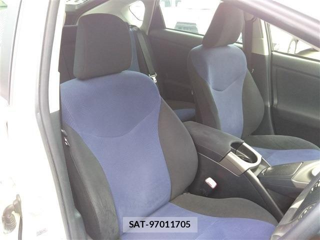 Toyota PRIUS 2012-08 7060289-13