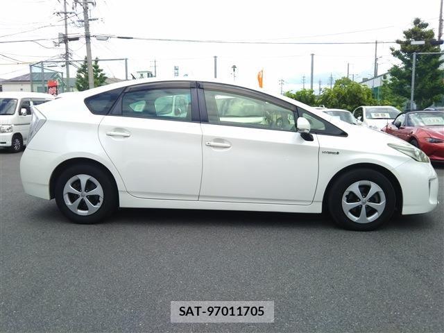 Toyota PRIUS 2012-08 7060289-2