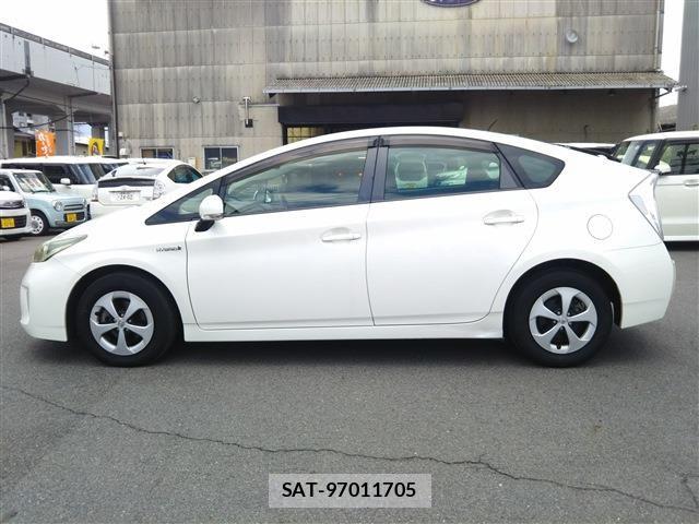 Toyota PRIUS 2012-08 7060289-3