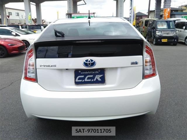 Toyota PRIUS 2012-08 7060289-4