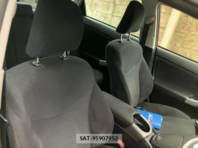 Toyota PRIUS 2013-10 7060314-11