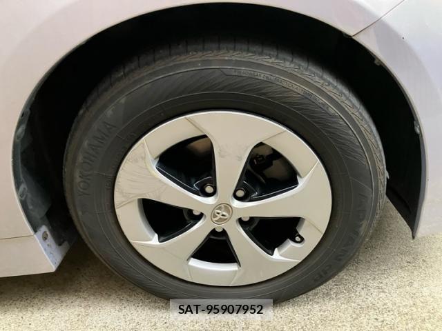 Toyota PRIUS 2013-10 7060314-5