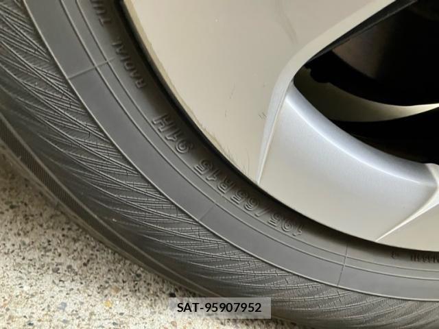 Toyota PRIUS 2013-10 7060314-6