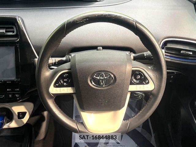 Toyota PRIUS 2016-08 7060262-10