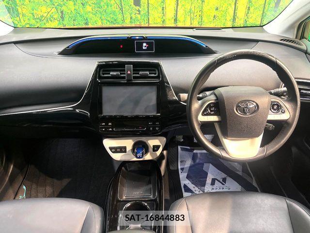 Toyota PRIUS 2016-08 7060262-1