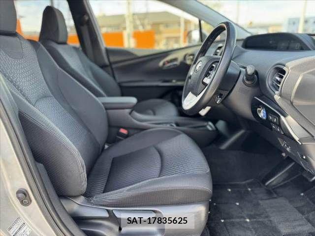 Toyota PRIUS 2017-02 7060264-15