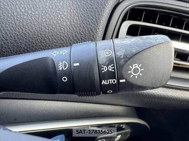 Toyota PRIUS 2017-02 7060264-23