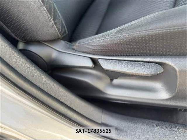 Toyota PRIUS 2017-02 7060264-29