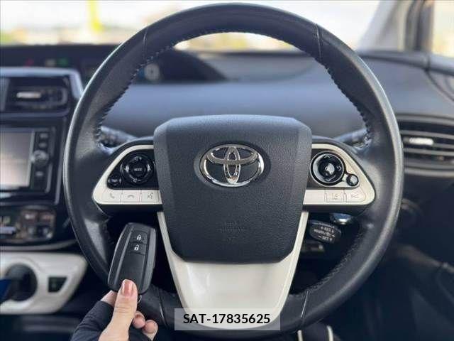 Toyota PRIUS 2017-02 7060264-3