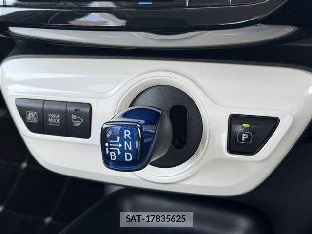 Toyota PRIUS 2017-02 7060264-4