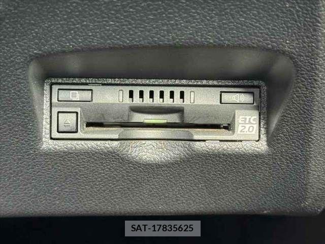 Toyota PRIUS 2017-02 7060264-5