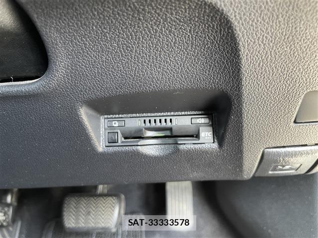 Toyota PRIUS 2017-12 7060257-11