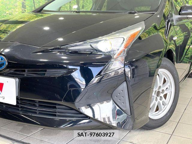 Toyota PRIUS 2018-12 7060268-11