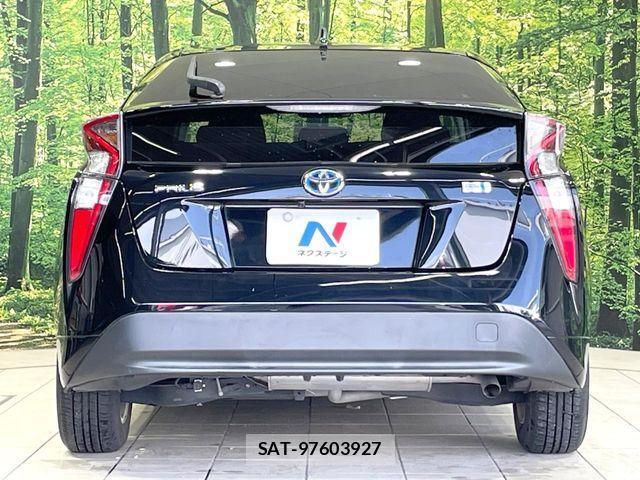 Toyota PRIUS 2018-12 7060268-14