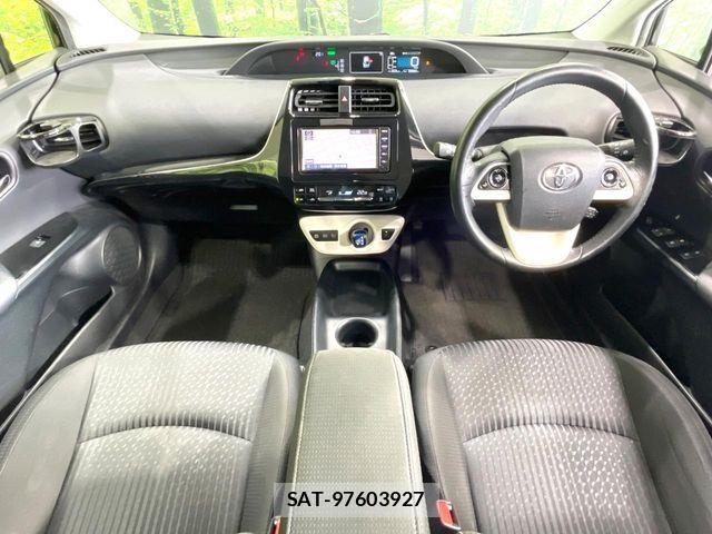 Toyota PRIUS 2018-12 7060268-1