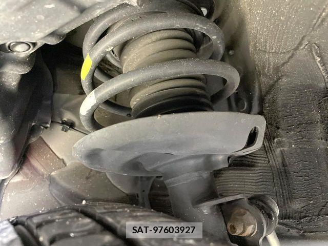 Toyota PRIUS 2018-12 7060268-19