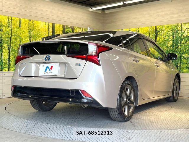 Toyota PRIUS 2019-06 7060260-16