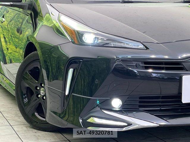 Toyota PRIUS 2022-03 7060248-11