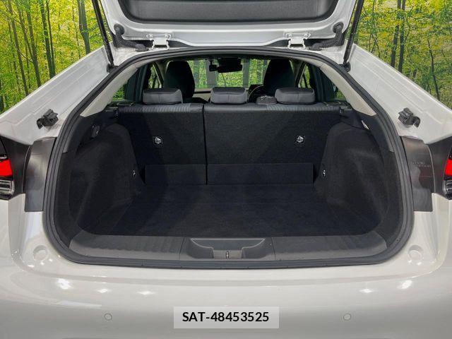 Toyota PRIUS 2023-10 7060249-11