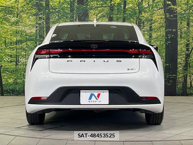 Toyota PRIUS 2023-10 7060249-16