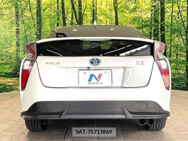 Toyota PRIUS 2016-05 7060258-14