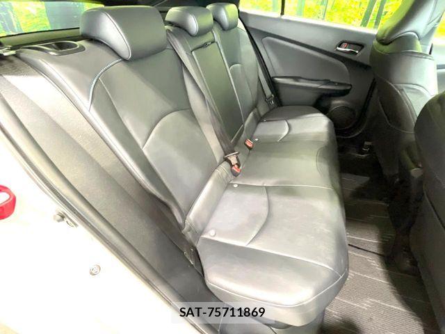 Toyota PRIUS 2016-05 7060258-8