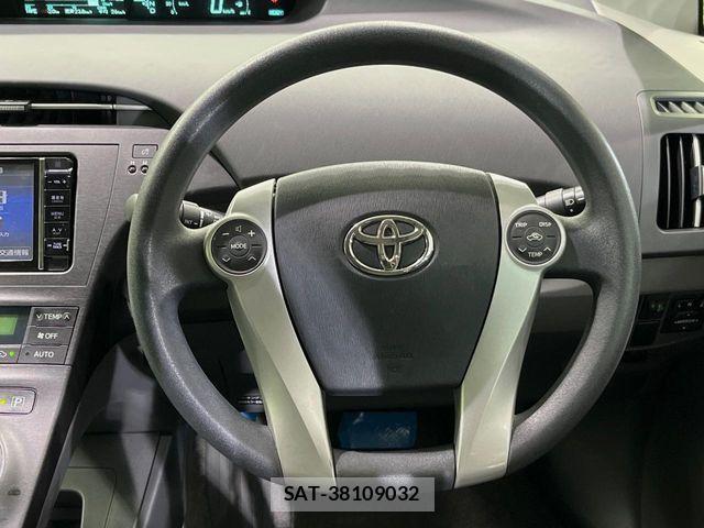 Toyota PRIUS 2010-06 7060278-10