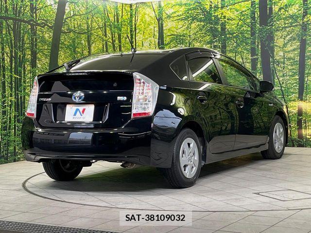 Toyota PRIUS 2010-06 7060278-16