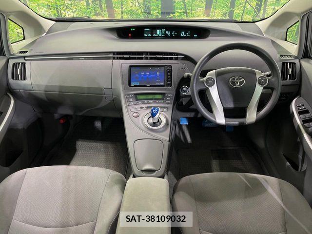 Toyota PRIUS 2010-06 7060278-1