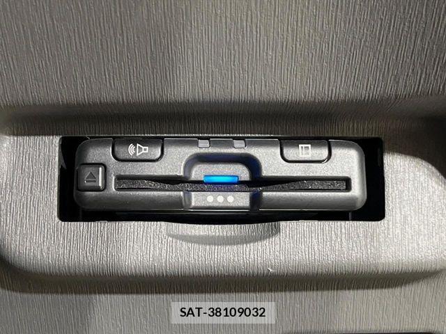 Toyota PRIUS 2010-06 7060278-5