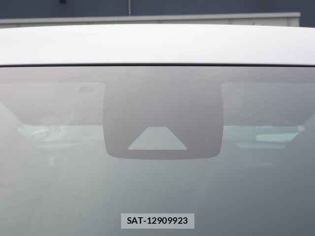 Toyota PRIUS 2023-03 7060251-23