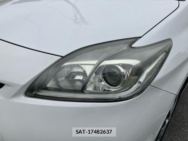 Toyota PRIUS 2013-02 7060288-9