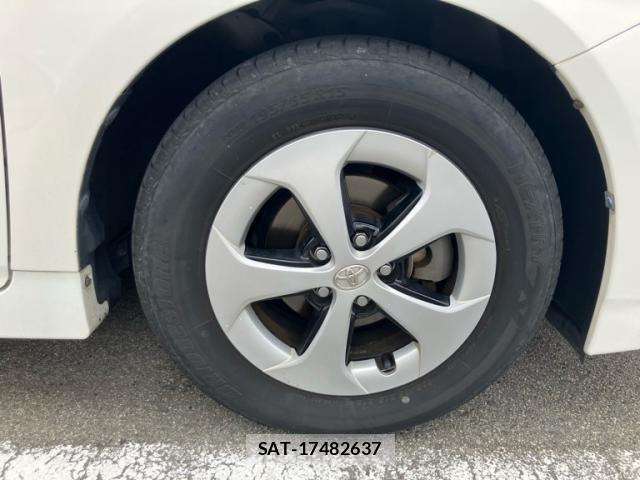 Toyota PRIUS 2013-02 7060288-4