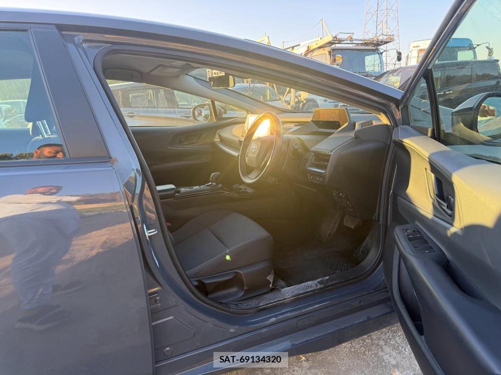 Toyota PRIUS 2023 6714477-11
