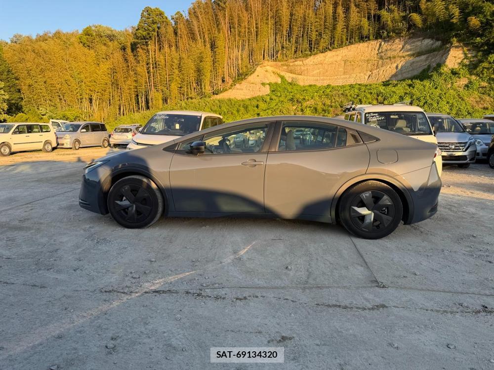 Toyota PRIUS 2023 6714477-1