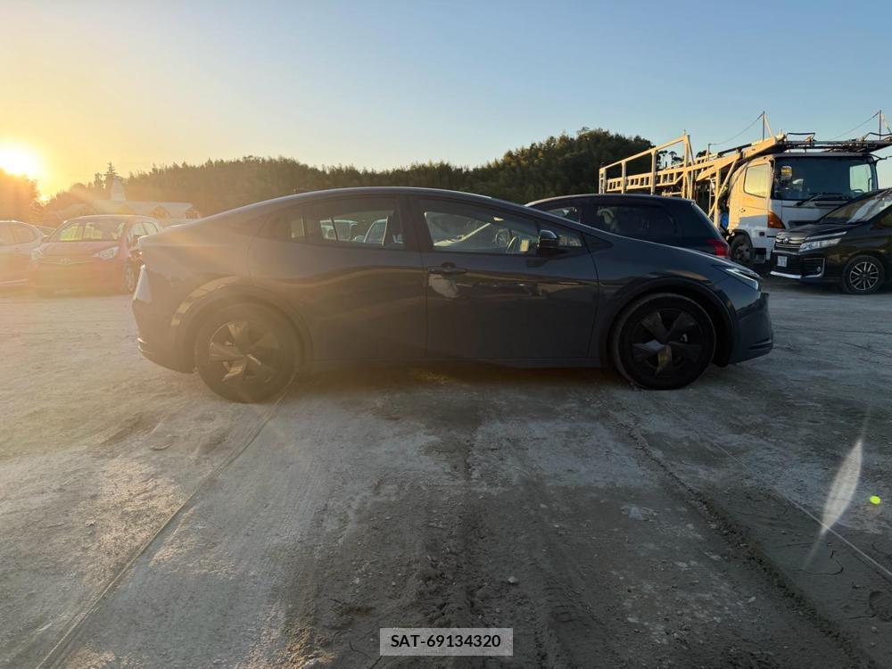 Toyota PRIUS 2023 6714477-5
