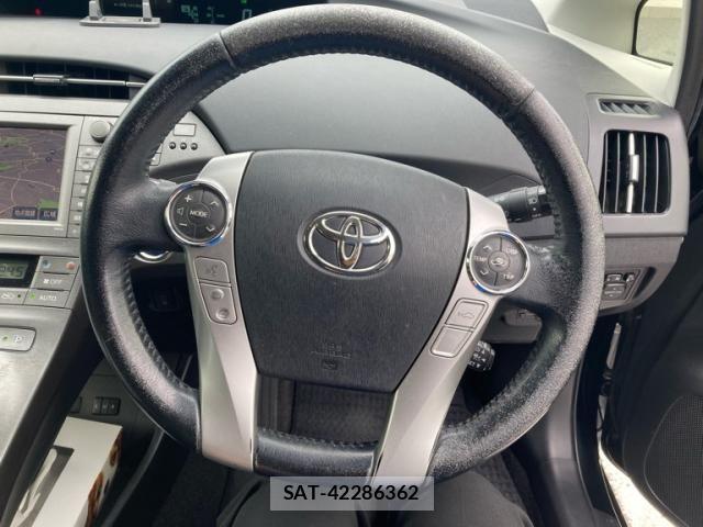 Toyota PRIUS 2012-11 7198712-15
