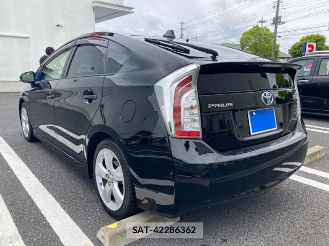 Toyota PRIUS 2012-11 7198712-3