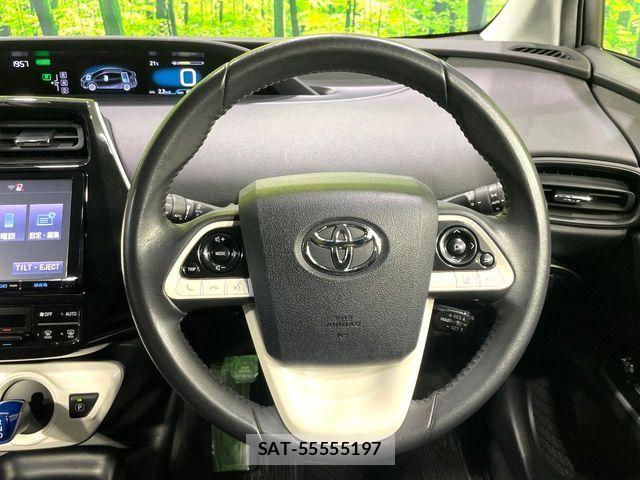 Toyota PRIUS 2017-04 7223718-12