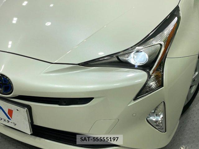 Toyota PRIUS 2017-04 7223718-13