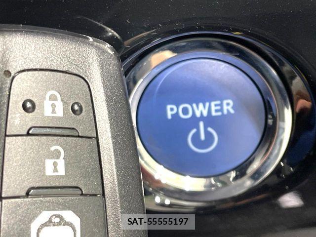 Toyota PRIUS 2017-04 7223718-6
