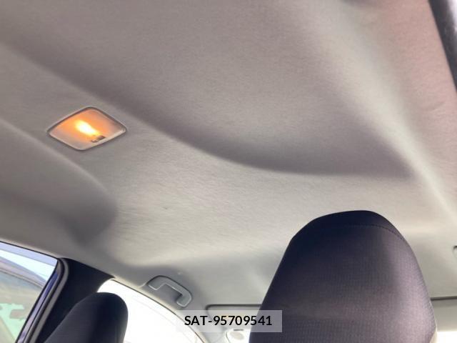 Toyota PRIUS 2018-04 7223749-10