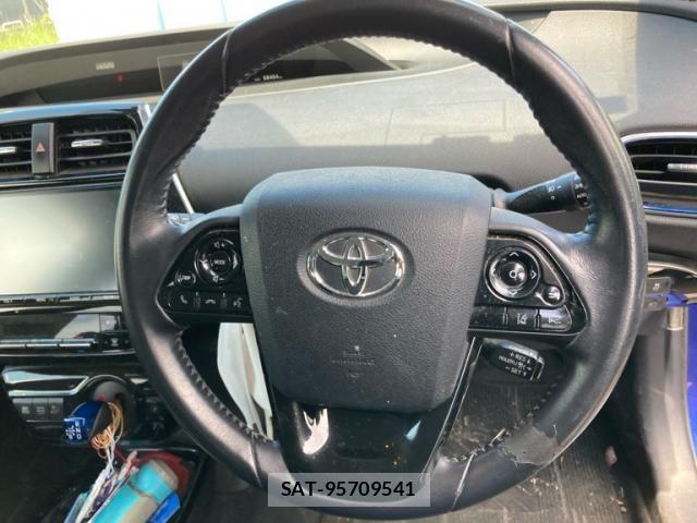 Toyota PRIUS 2018-04 7223749-15