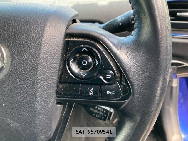 Toyota PRIUS 2018-04 7223749-16