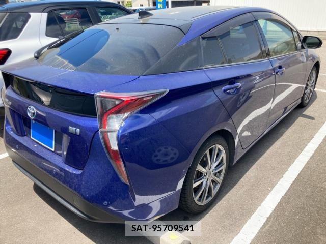 Toyota PRIUS 2018-04 7223749-2