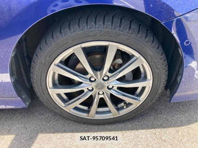 Toyota PRIUS 2018-04 7223749-4