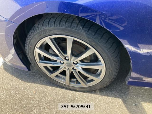 Toyota PRIUS 2018-04 7223749-7