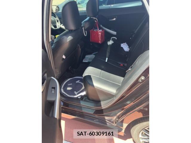 Toyota PRIUS 2015-09 7223684-10